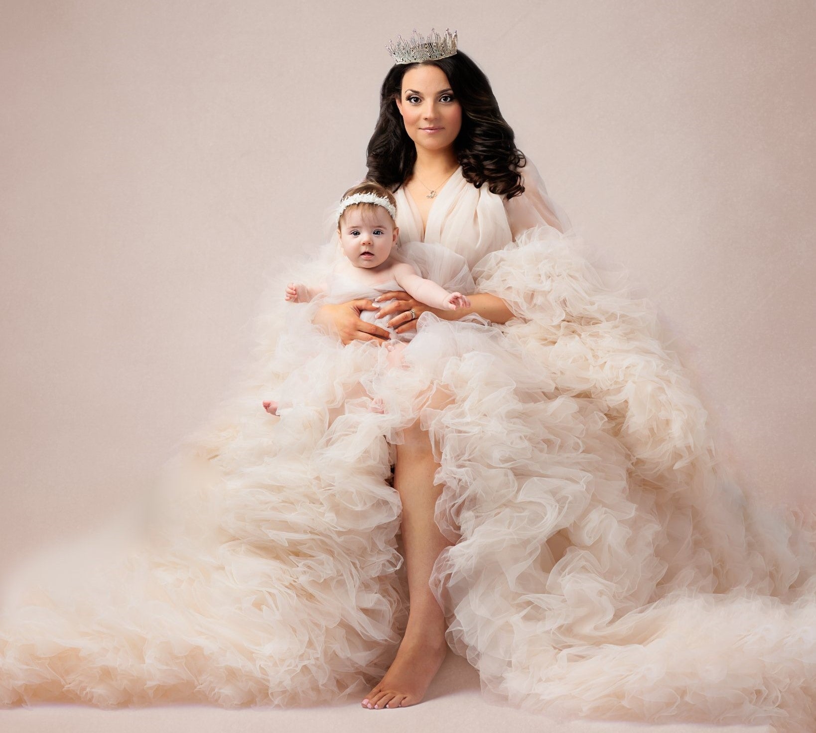 cream barbara gown for maternity shoot with pregnant mom